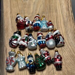Vintage G&D Festive Holiday Ornament Set of 18- Multicolor